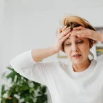 Pierwsze objawy menopauzy i perimenopauzy - kiedy warto skonsultować się z lekarzem?